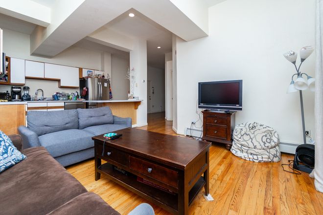 Call NOW for showings! 617-236-8600 - PARK DR - *NO FEE* DUPLEX 5BR IN AUDUBON CRCL FOR *9/1/2027* W/ H&HW INC, LNDRY IN BLDNG, 2 BATHS Condo