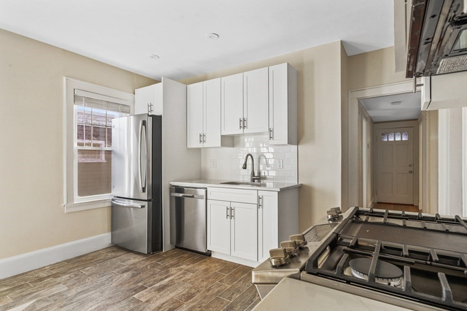 kitchen - 3 Bed 1 Bath Near Campus!!!!! Apartments