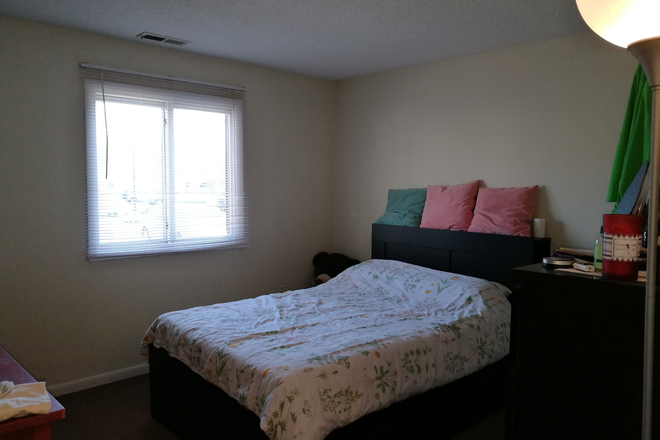 Bedroom - 1BR 1BA Apt Ravens Crest Dr. Plainsboro