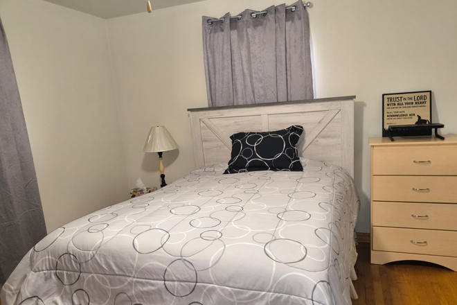 Master - Furnished House, 3 Bedroom, 1.5 Bathroom for Rent