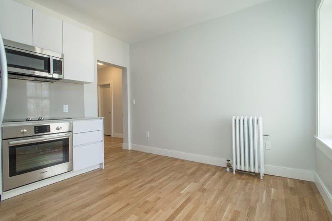 Kitchen - BOSTON COLLEGE SOUTH ST CHESTNUT HILL 2 BED NO FEE ***AUGUST 25TH MOVE IN Apartments