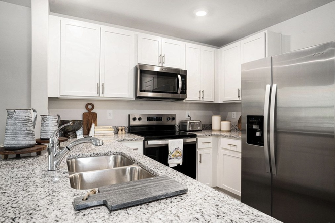 Kitchen - The Townes at Amber Bluff Townhome