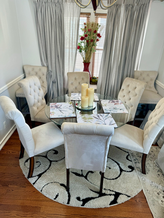 Dining room - 4 Beautiful Large Bedroom 2 Bathrooms close to Campus