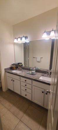 Bathroom - Quiet Home - Two Rooms Available