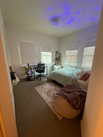 bedroom - Apartment at the V on the Corner