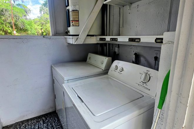 Washer and Dryer on site - Fall 2026-Spring 2027 year, 2 bedroom 1 bath apartment
