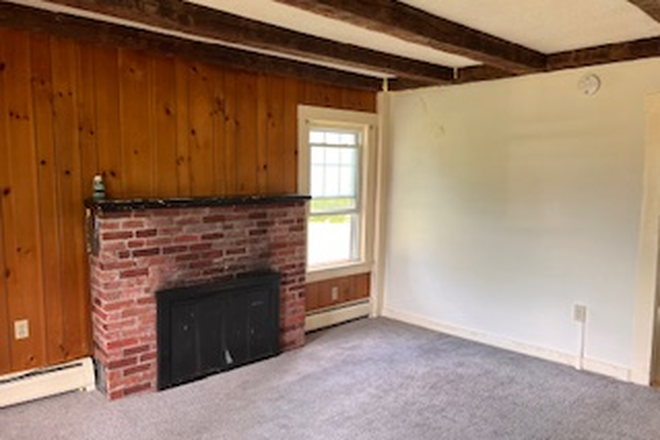 studio - Studio with full kitchen and bath - Utilities included!