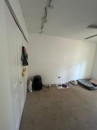 2nd Private room (no attached bathroom) - Single room with attached bath at 2B2B house