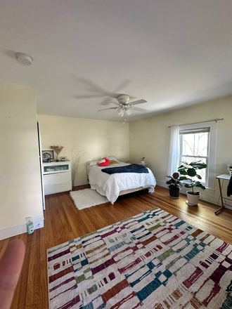 bedroom - close to campus/summer sublease/female students/faculty Apartments