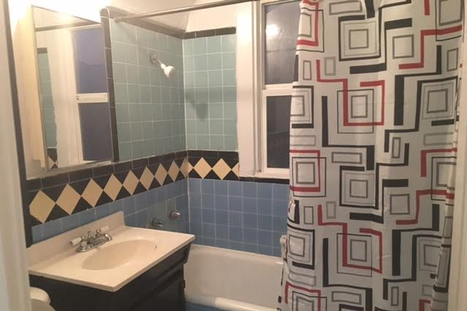 bathroom - Private Room with extra Study Tons of Windows! Apartments