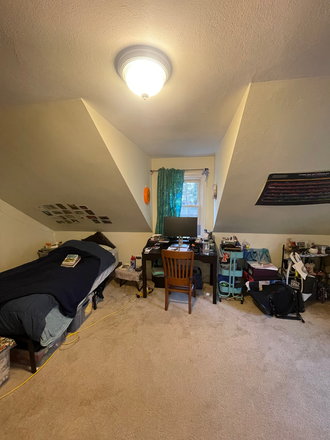 Room 1 for rent - Rooms in shared thome for female-Cranbury Rd-Princeton Junction