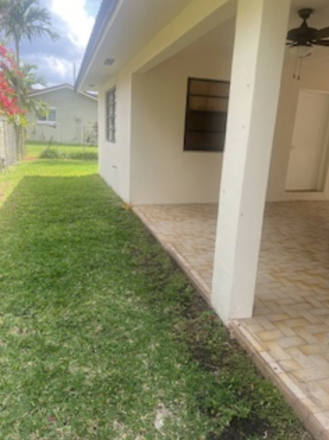 Side Entrance - Great Efficiency close to campus. $1,350/m. Furnished or unfurnished. Rental