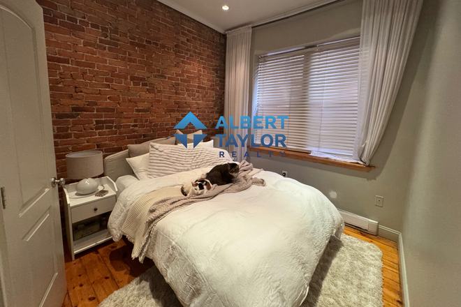 Bedroom - Spacious 1 Bedroom Near Campus!! Apartments