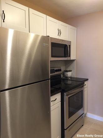 Kitchen - Spacious 3 Bed 1.5 bath Available August 2024!! Condo