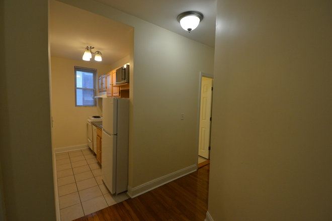 living - 2 Separate Bedrooms Eat in Kitchen in Haviland St 9/1/26 Apartments