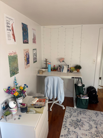Bedroom - Spring Semester Sublease: Room in a house close to campus! WILLING TO NEGOTIATE LOWER RENT