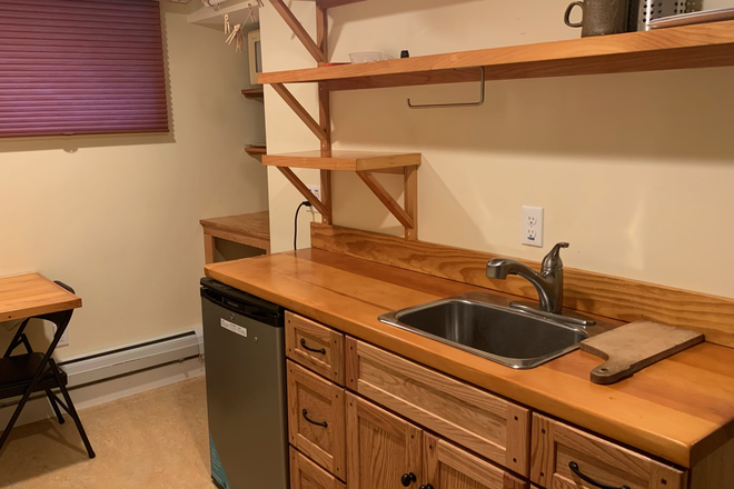 Suite kitchenette. Includes microwave, toaster oven, minifridge. Also includes seating area for 2. - 1 BR, 3/4 BA. kitchenette suite in no-meat shared home (friendly dog welcome)