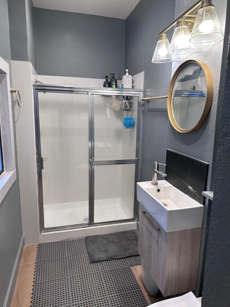 Photo - Bright Sunny Rooms 1 Block from Campus Apartments