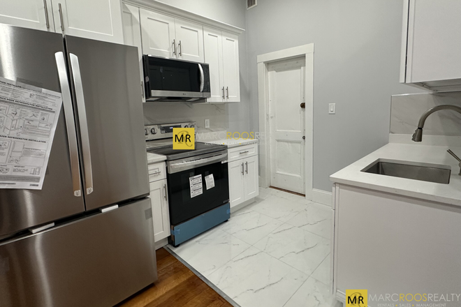 Kitchen - Newly Renovated Comm Ave 2 Bed Apartments