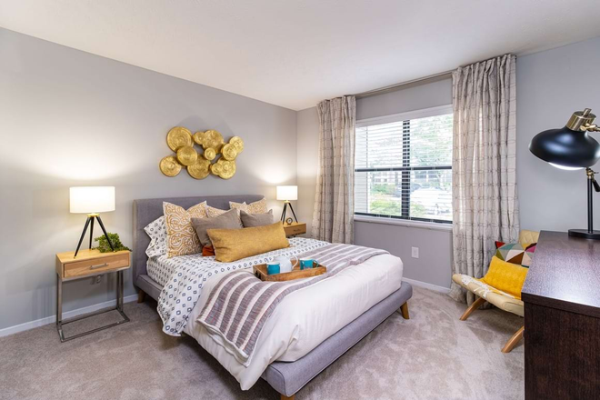 Bedroom for lease - 1 Bedroom in 2b2b /Fully Furnished/Late Jan Flexible Move-in/Female Only/Cortland Viridian
