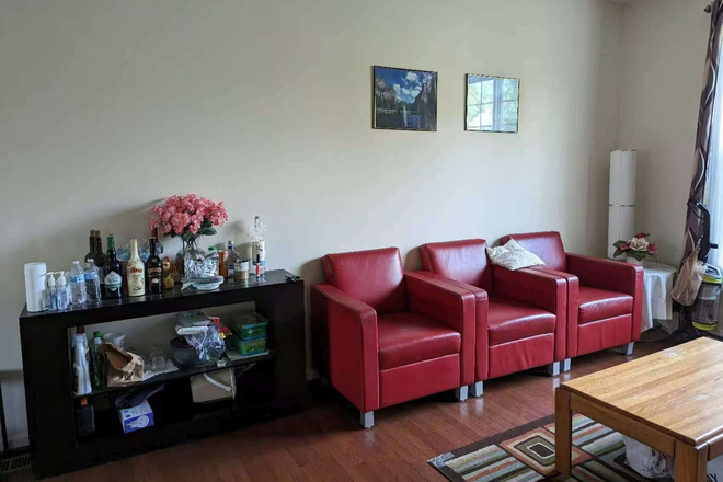 :Living - Beautiful New Single House with Bedroom Rentals