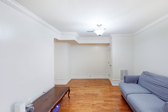 . - **NO BROKERS FEE!!* Spacious 3 Bed / 1 Bath avail. 9/1/26!! Apartments