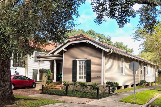 Gorgeous renovated 100-year-old cottage in TOP neighborhood - 2-Bedroom Apartment, TOP Neighborhood -  2401 Palmer Ave.-VERY close to Tulane & Loyola Universities