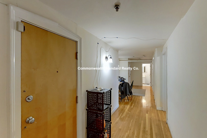 1 - Allston Garden Level NO BROKER or Application Fees, Green Line Access Avail 9/1 Condo