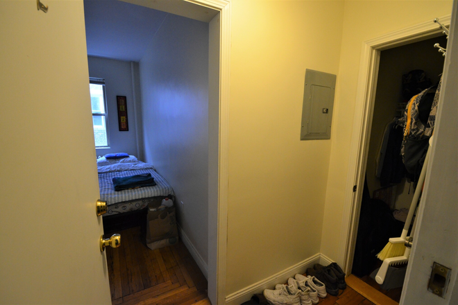 closet - Perfect location Apartments