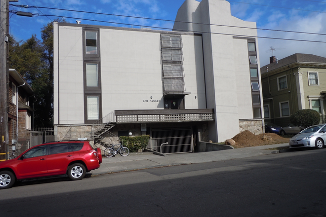 Apt View off Parker - 2 Bedroom Apt Spacious Living Room!! With Balcony Close to Campus on Telegraph