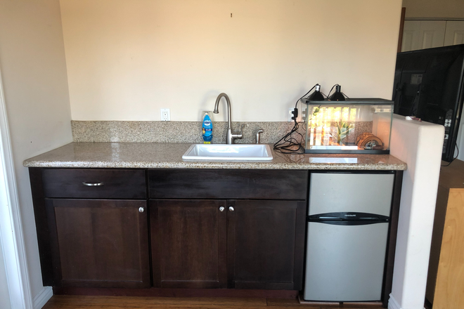 Kitchen - Studio Clairemont Apartments