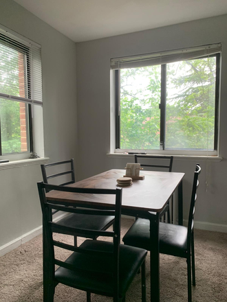 Dining room area - 1 BD Apartment 10 minute walk to campus