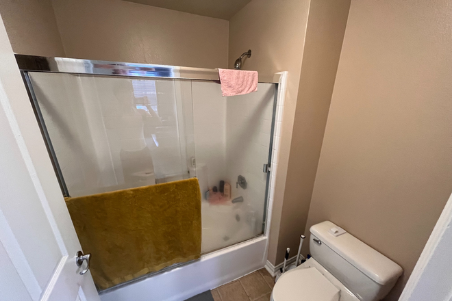 Bathroom - La Jolla Apartments