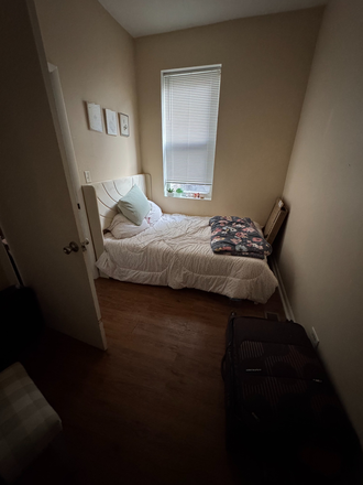 bedroom - close to east campus, bus 157 stop a minute away. Apartments