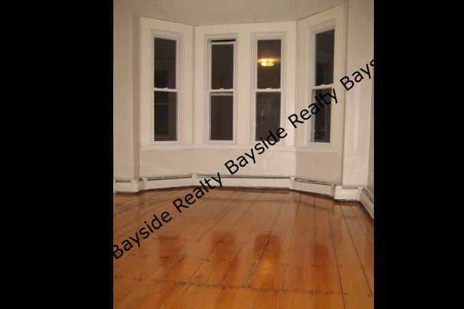 living - Fantastic location!renovated, minutes to Harvard design, redline