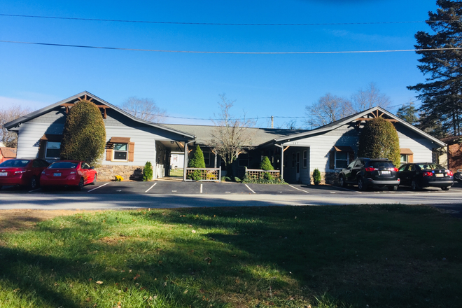 Street View - Hillside Court Apartments