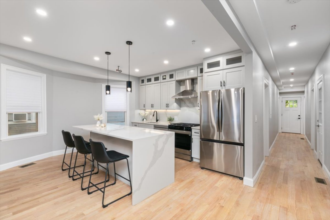 Kitchen - 4 BED 2 BATH Brand NEW RENOVATION!! central A/C in unit Laundry Condo