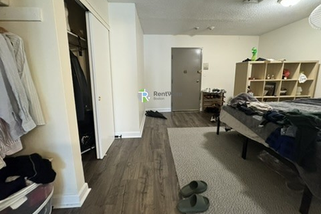 1 - SEPT 2026- BackBay Studio, SPACIOUS! H/HW inc. No Fee Apartments