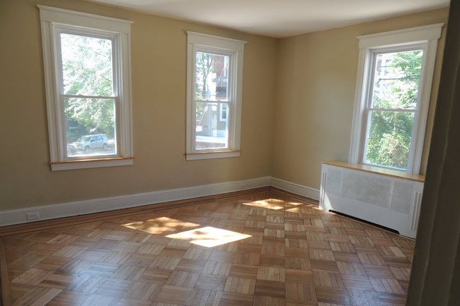 Photo - Huge 4 bedroom  in Charles Village, 331 E. University Parkway Apartments