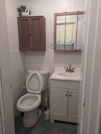 Photo - Two separate private rooms.  share bathroom  each  have a small kitchen. Excellent and quiet for stu Apartments