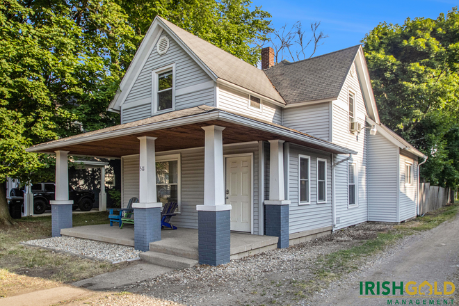 front of home - 511 Corby Boulevard House