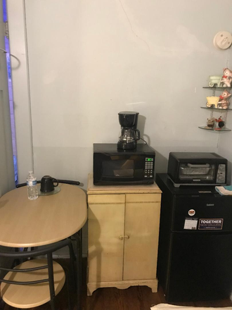 Corner Kitchen w/bistro table - One person only: Near TU/Loyola Furnished 2-room studio w/utilities paid private entry upstairs back Apartments