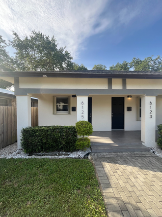Front of house - Cozy 2BR Duplex Minutes from campus Duplex