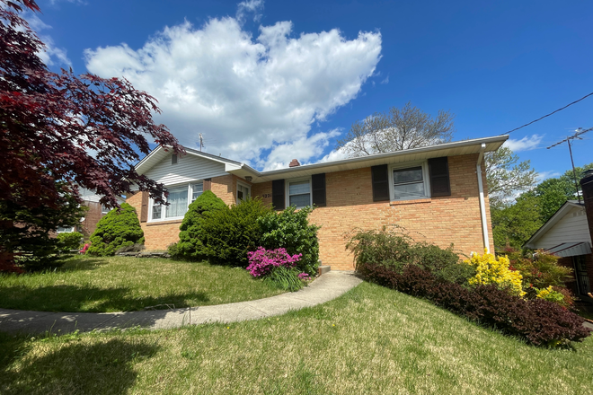 Front View - College Park Woods House - 5BR