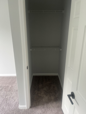 Closet 1 - Mallard Glen Apartments