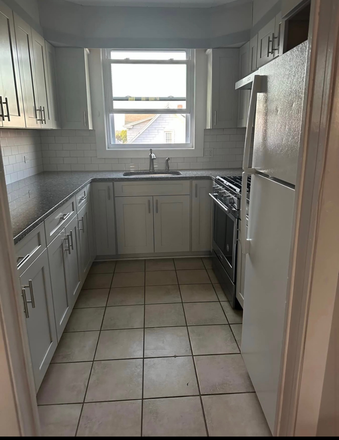 Kitchen - Apartment close to north campus