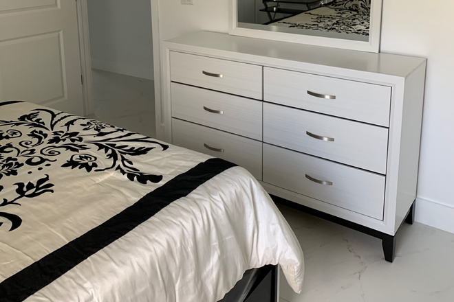Furnished bedroom set - Private Room to Rent Female Only