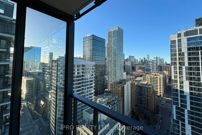 Balcony View (NW) - Modern 2 Bed/2 Bath Condo with Parking – Ideal for UofT Med Students & Residents!