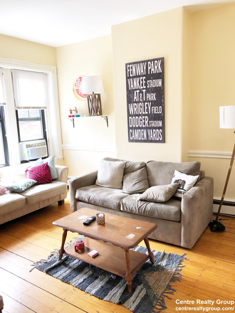 livingroom - Spacious, very sunny 3-4 bedroom apartment in Mission Hill