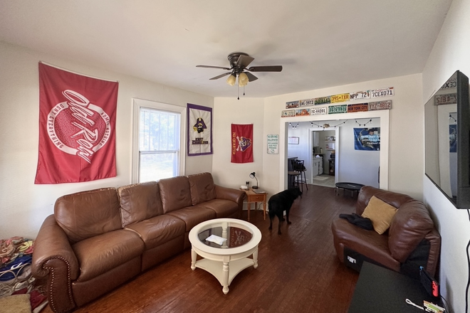 Living room - 3 Bedroom/1 Bath House